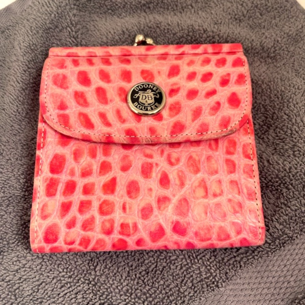 Dooney & Bourke alligator skin design wallet pink